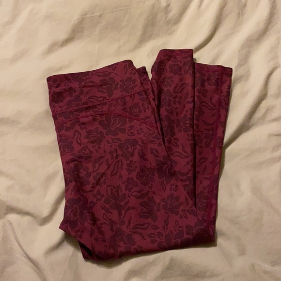 NWOT Fabletics Leggings - Picture 4 of 4